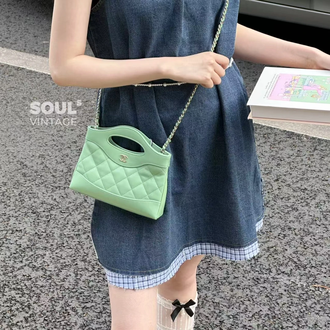 95新 Chanel/香奈儿 淡绿色羊皮 31bag nano/669006711