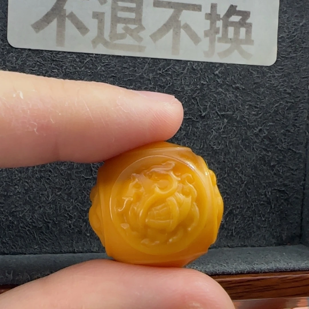 未镶嵌配饰石英质玉（缅黄）