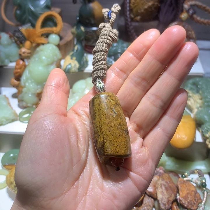 岫岩河磨玉（透闪石质玉）未镶嵌把件