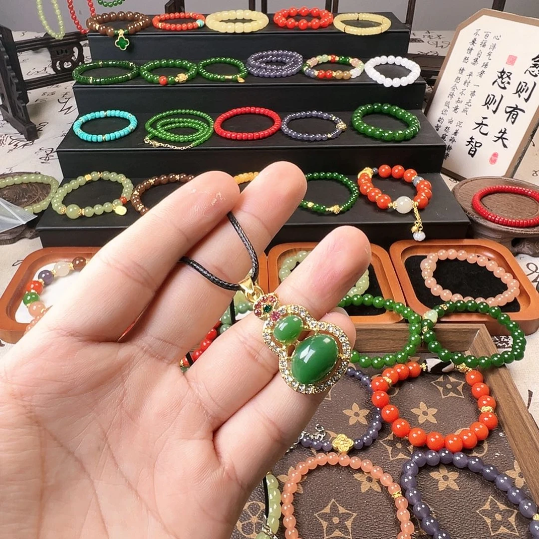 和田玉未镶嵌吊坠(赠链)菠菜绿葫芦吊坠