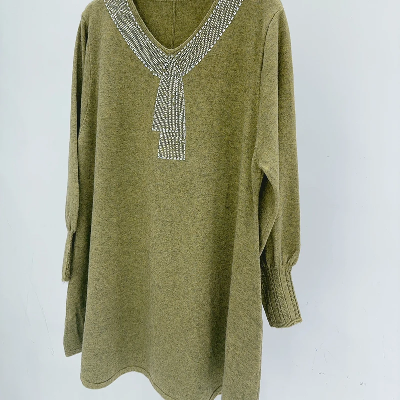 9151草绿领巾锆钻拼接气质设计师秋冬长款提花轻奢针织连衣裙