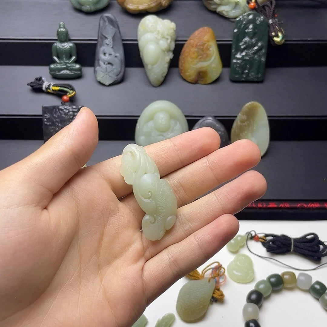 乐****和田玉未镶嵌颈饰