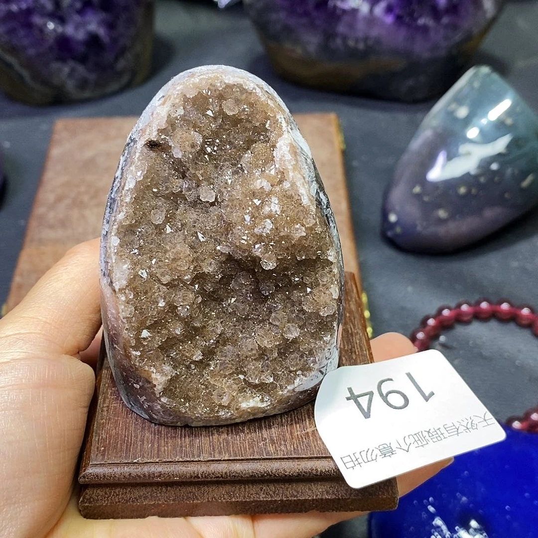 未镶嵌水晶大型摆件（非配饰）