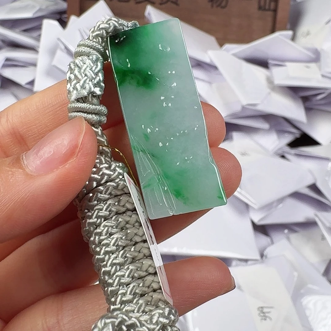 翡翠未镶嵌颈饰11