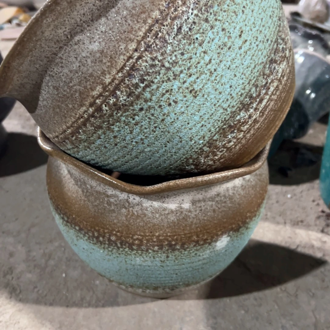红陶瑕疵20-18两个颜色色差