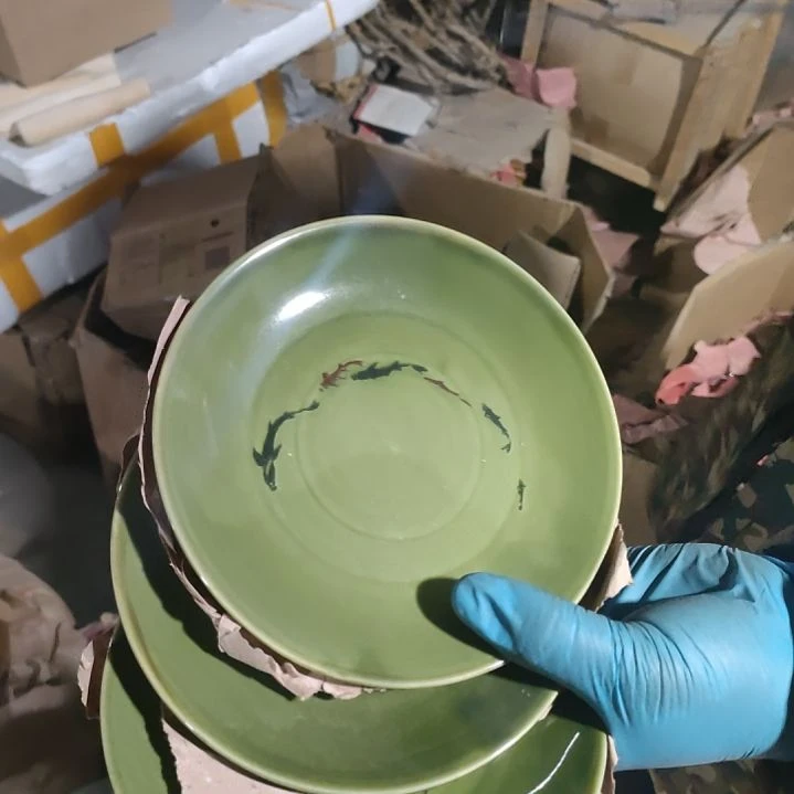 摆件陶瓷盘子碗啥都有