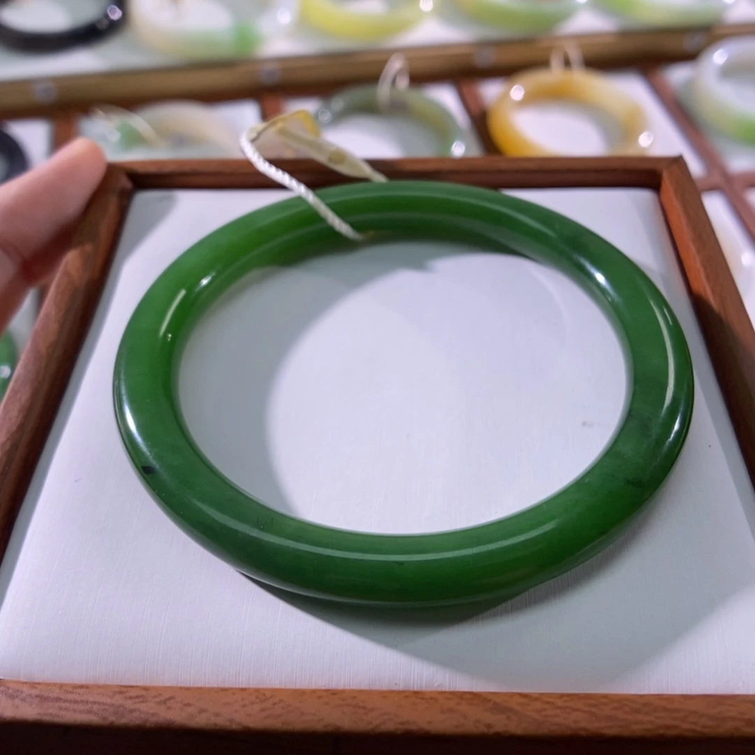 【闪购商品】未镶嵌手镯和田玉（碧玉）