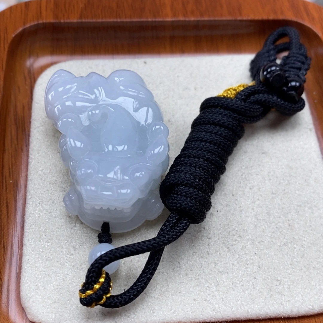 翡翠未镶嵌颈饰如意貔貅