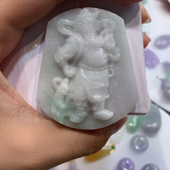 翡翠未镶嵌颈饰26