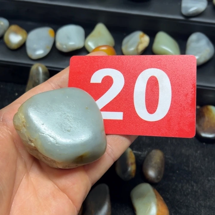 和田玉（糖玉）未镶嵌挂件