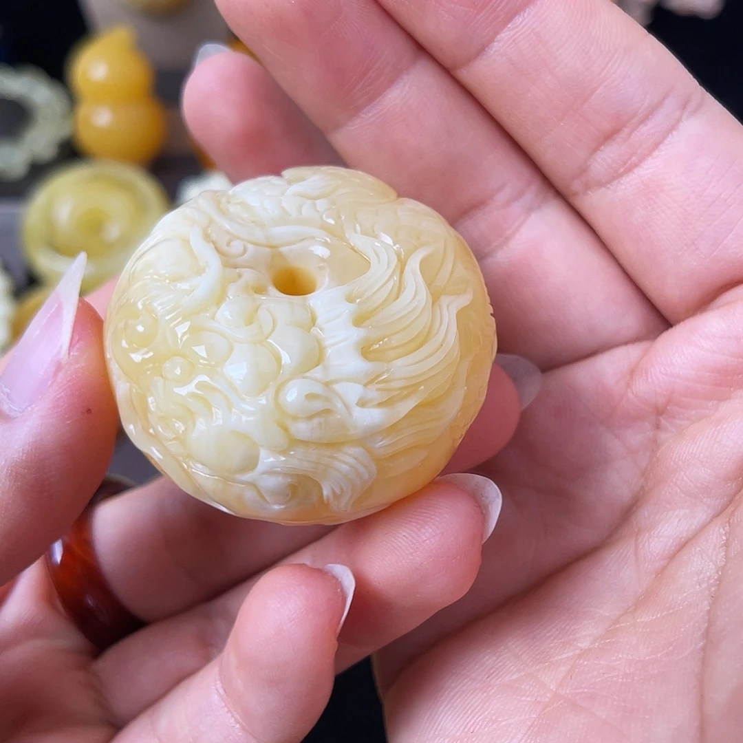 琥珀未镶嵌珠宝奇石
