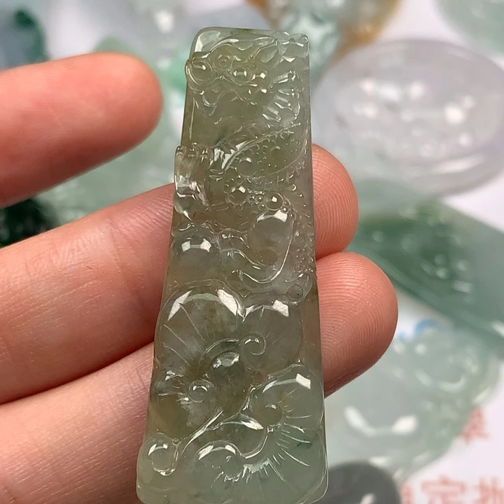 翡翠未镶嵌颈饰翡翠