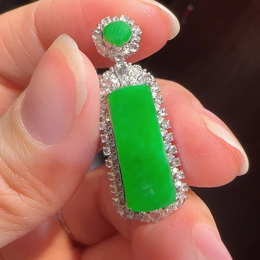 翡翠18K金镶嵌吊坠(赠链)