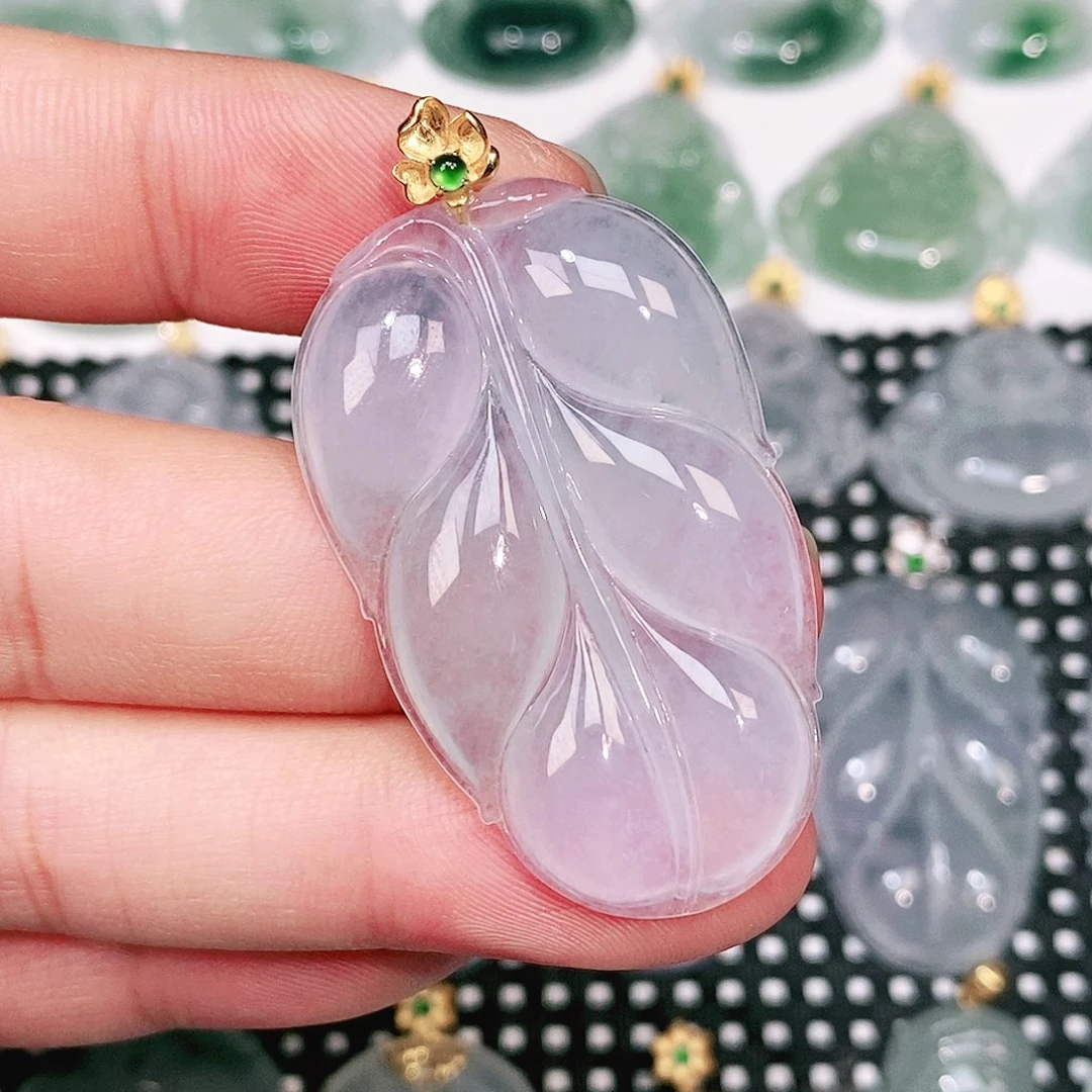 颈饰18K金镶嵌翡翠