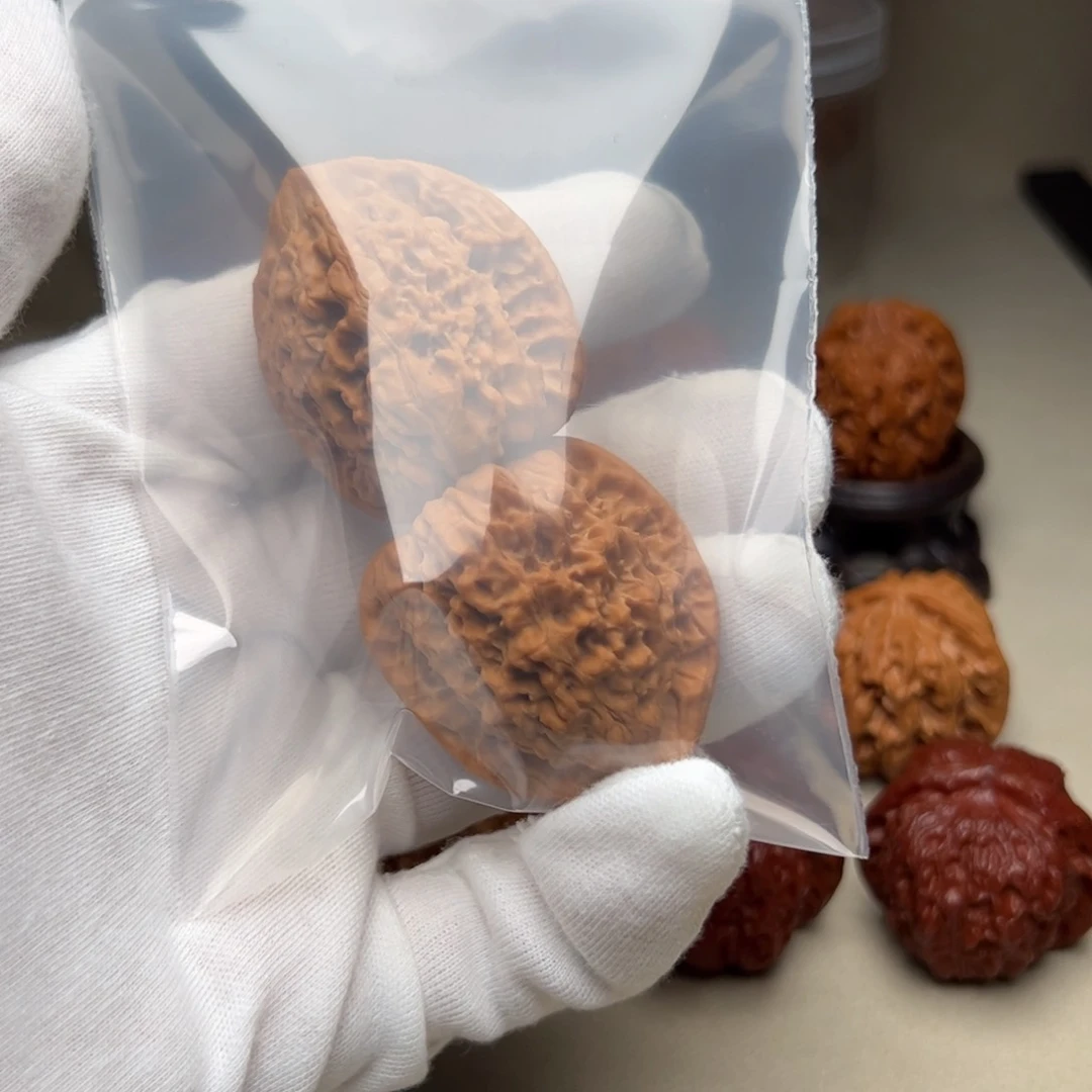 桃核把件岁**记麒麟纹官帽