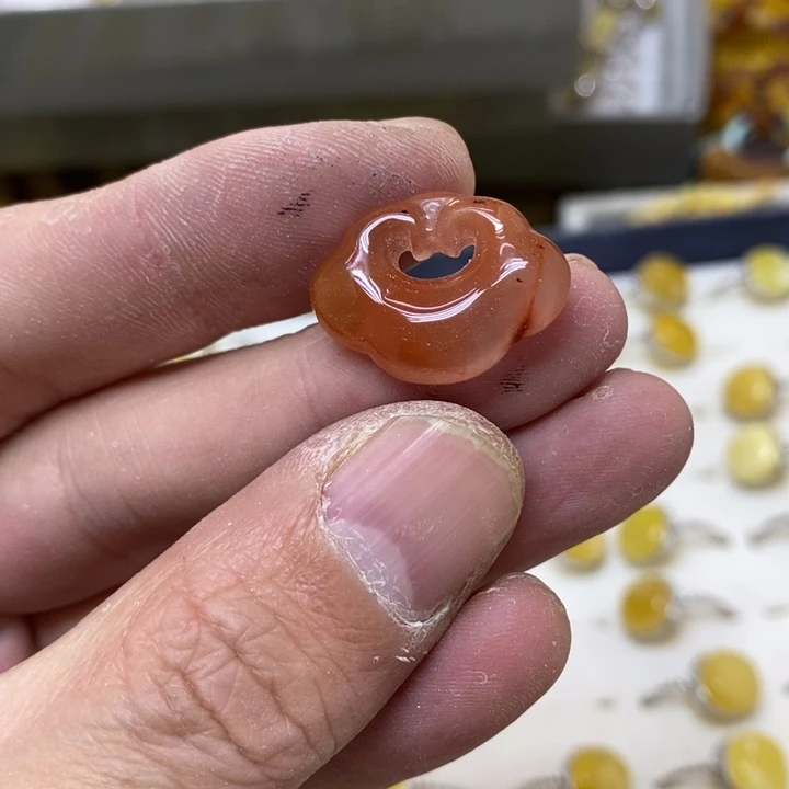 南红玛瑙未镶嵌吊坠吊坠