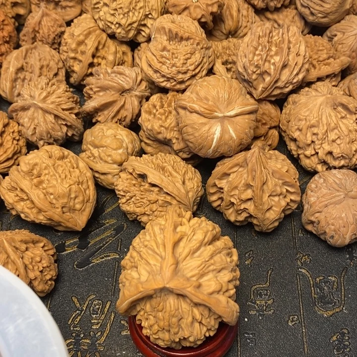 小***、文玩核桃吊坠文玩核桃异形单只