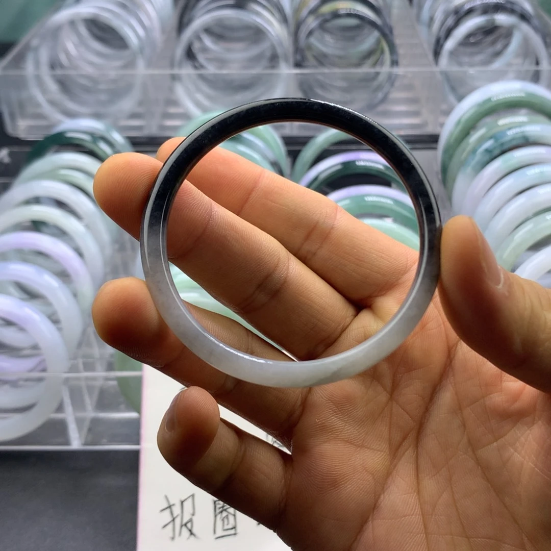 翡翠手镯未镶嵌手镯