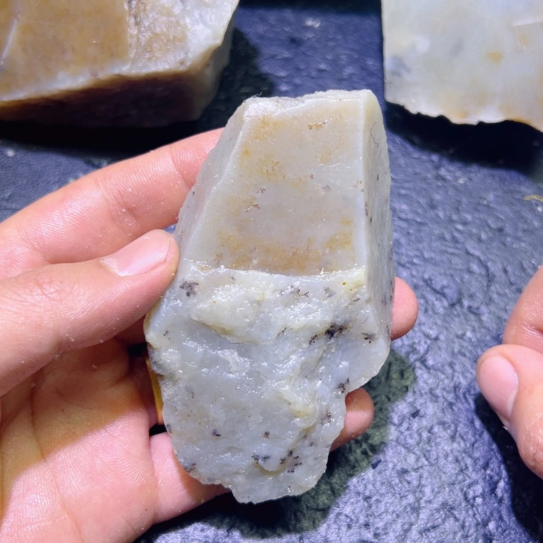 和田玉未镶嵌珠宝半成品