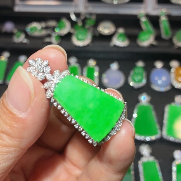 翡翠18K金镶嵌吊坠(不含链)翡翠