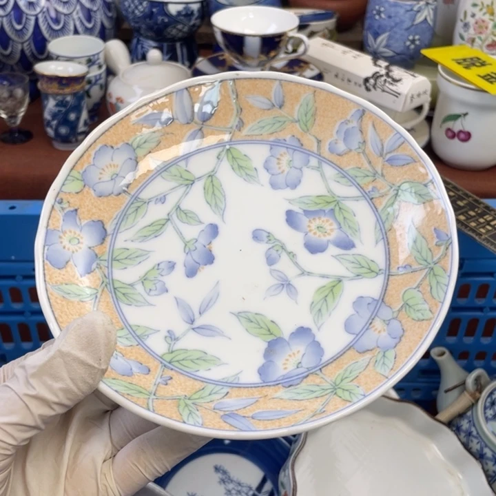 他家瓷器真美…开播了