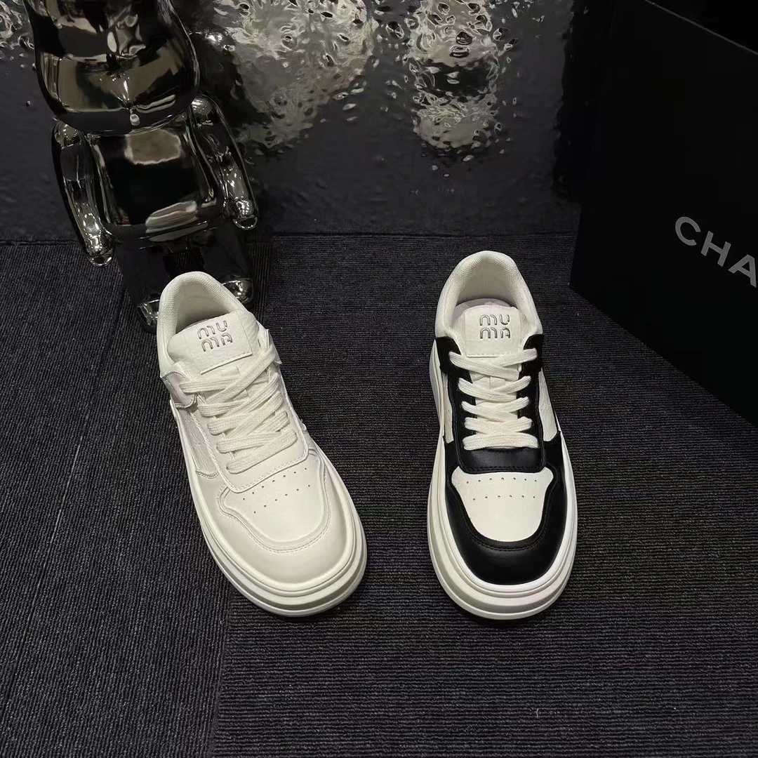 福利【熊猫鞋】9008早秋款时尚百搭简约款透气系带休闲增高板鞋