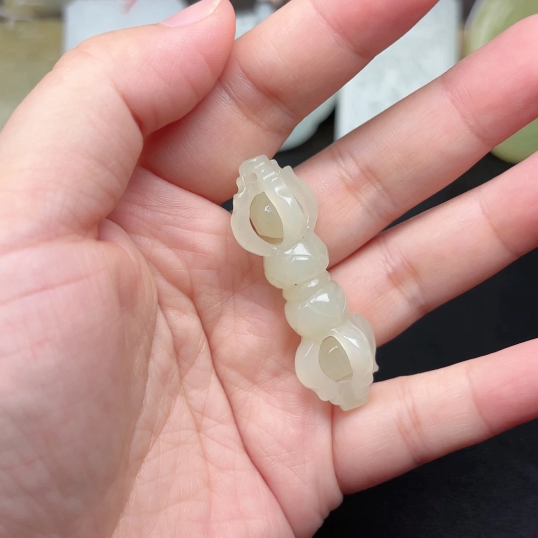 未镶嵌和田玉挂件自*人