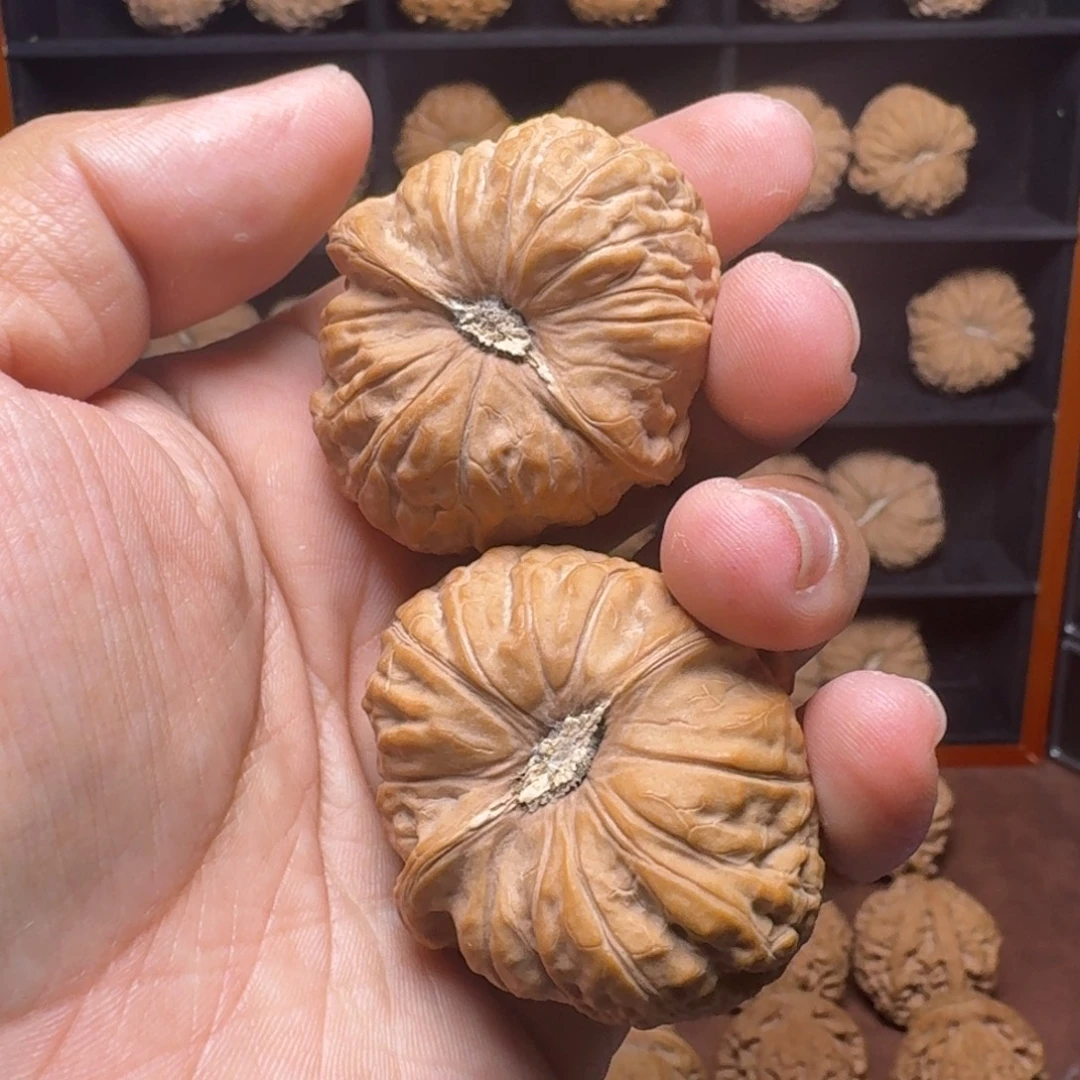 琨***文玩核桃吊坠南瓜墩