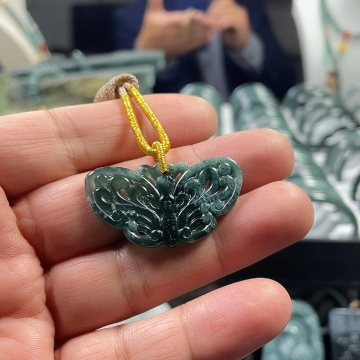 翡翠未镶嵌吊坠(赠链)001