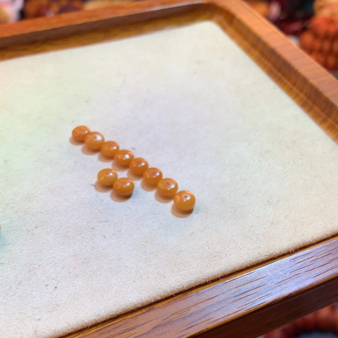 【闪购商品】蜜蜡吊坠(不含链)未镶嵌T****虎蜜蜡吊坠定制