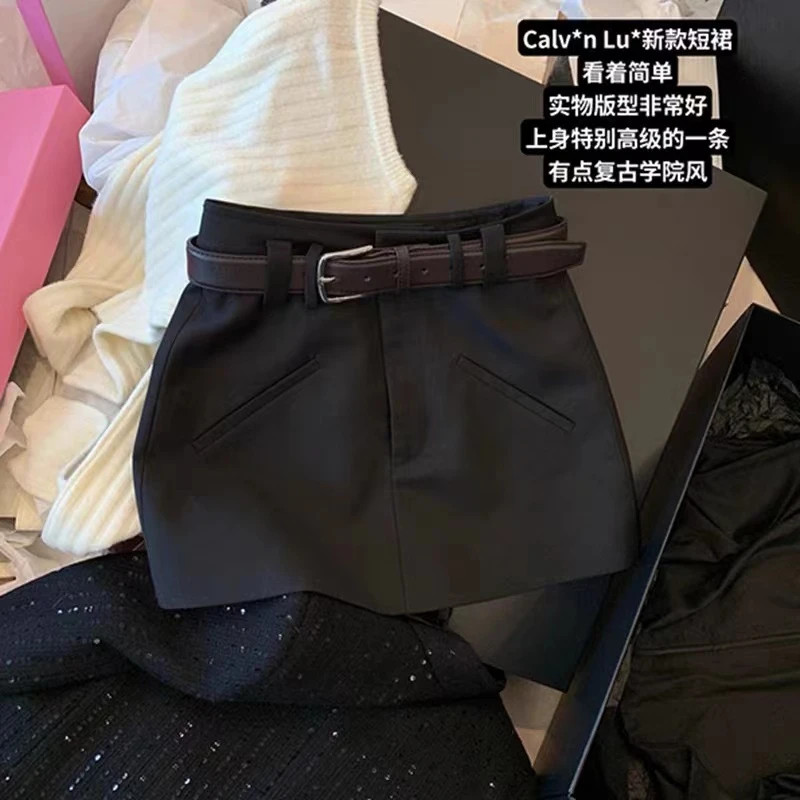 2025新款黑色西装半身裙女春秋高腰显瘦防走光短裙a字时尚包臀裙
