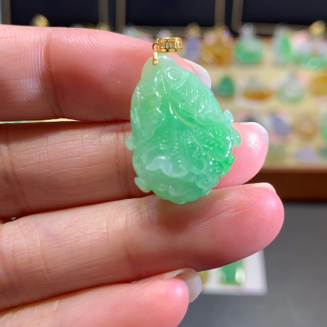 翡翠18K金镶嵌颈饰