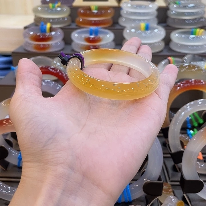 玛瑙/玉髓未镶嵌手镯