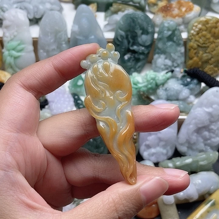 翡翠未镶嵌颈饰翡翠