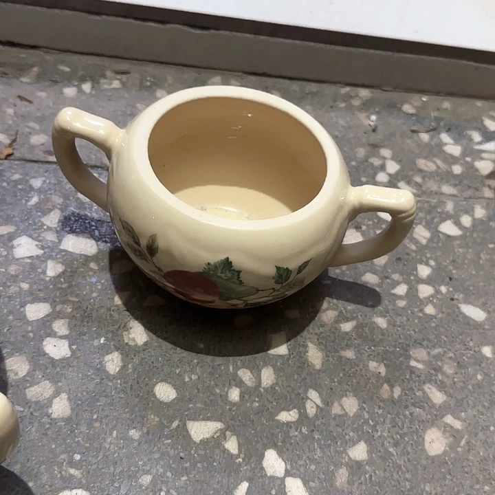 瓷片陶瓷盘子碗啥都有