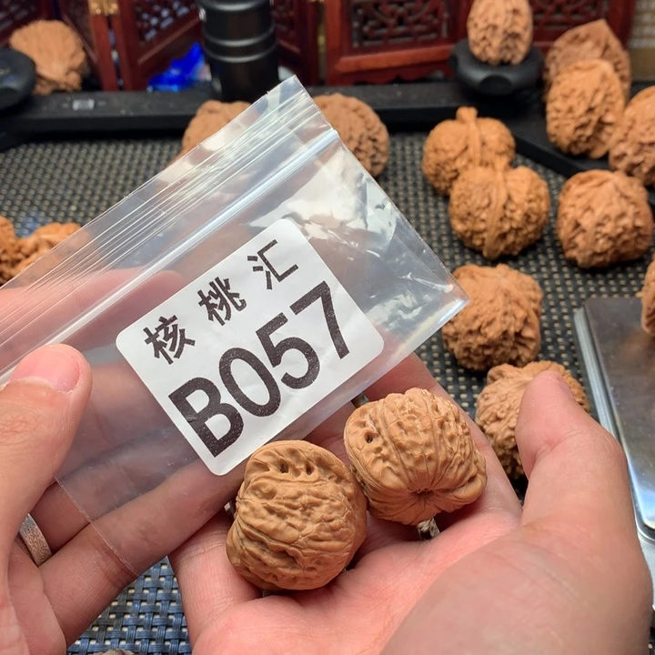 轻***壳吊坠文玩核桃招财公子