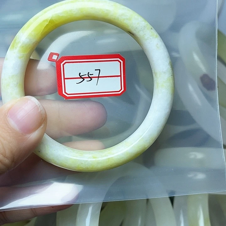 石英质玉手镯未镶嵌557