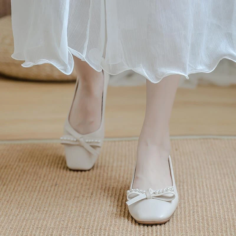 豆豆鞋女春秋新款仙女风浅口粗跟通勤小码伴娘鞋平底单鞋女