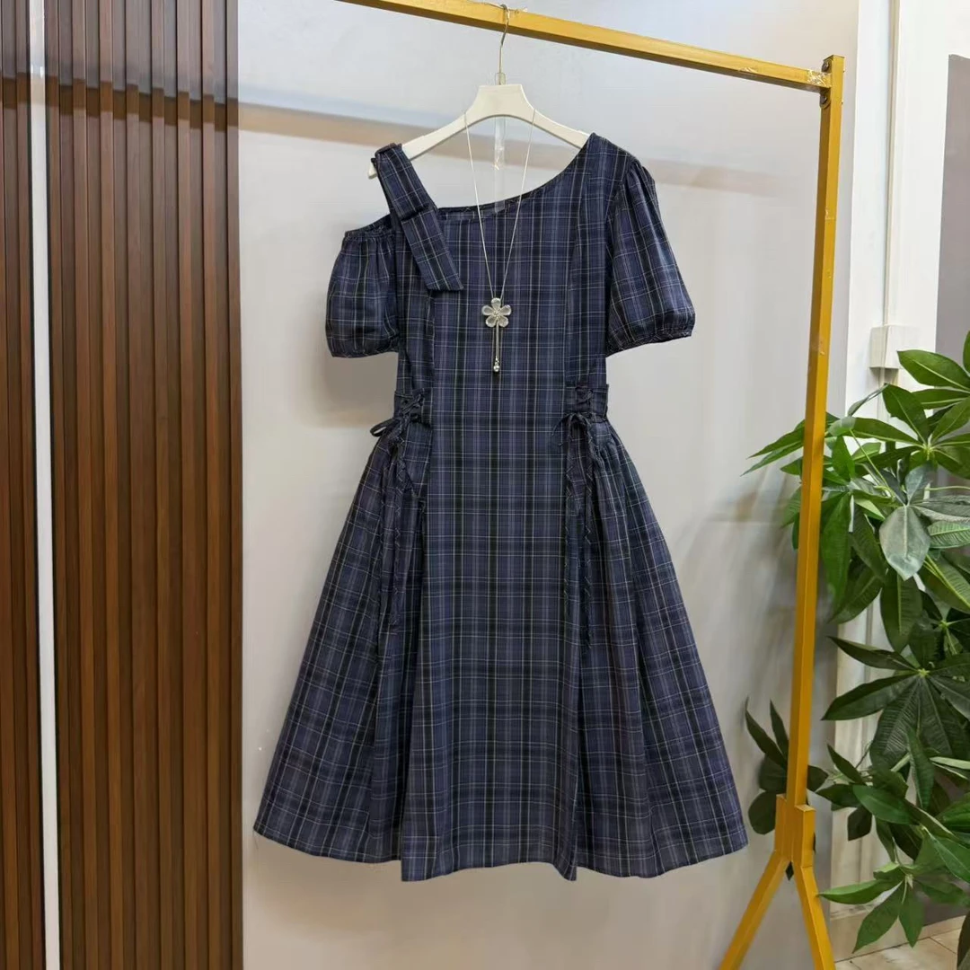 新款大码女装时尚洋气法式泡泡袖收腰露肩显瘦连衣裙