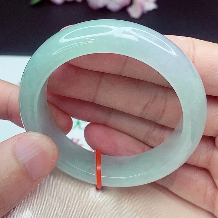 翡翠手镯未镶嵌52圈