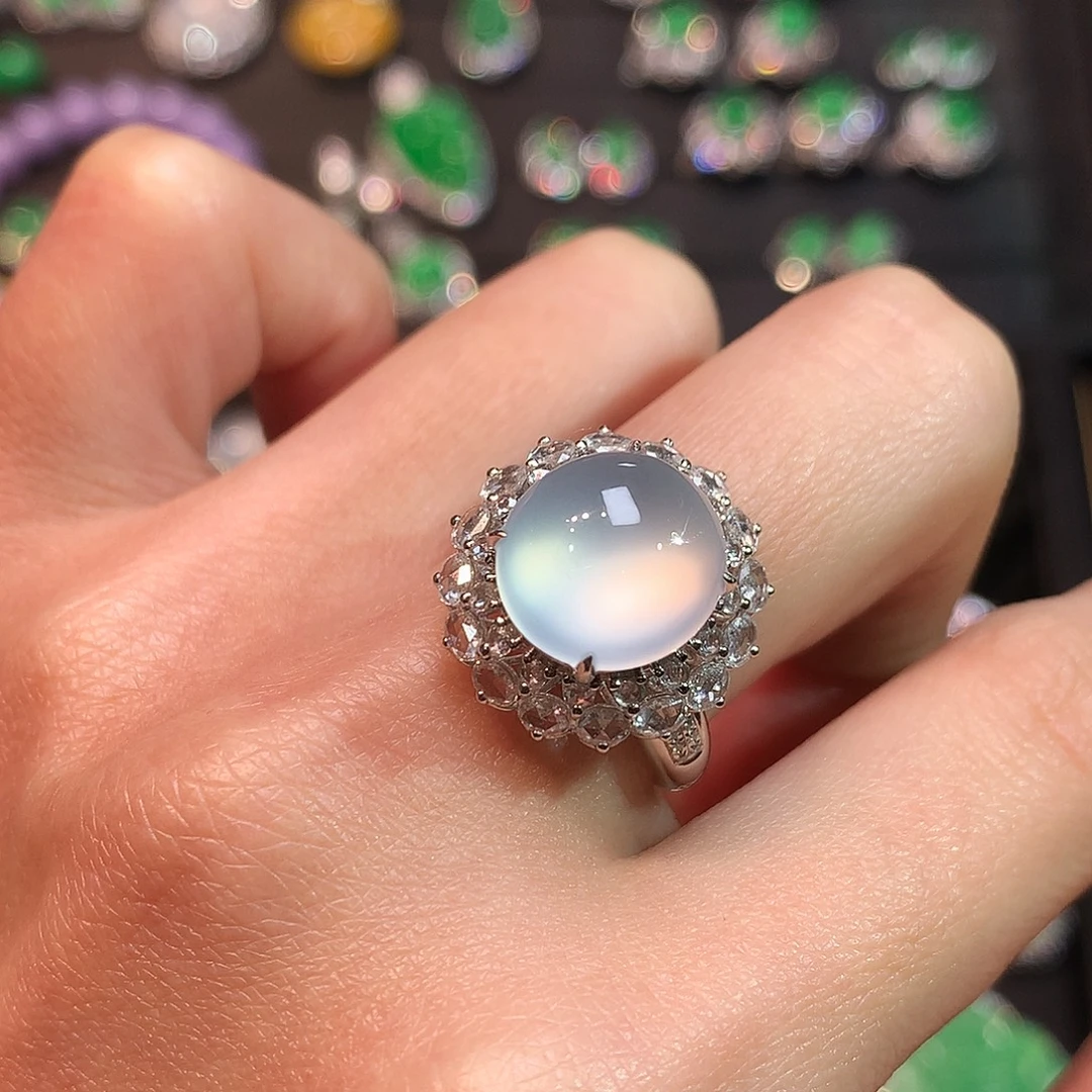 翡翠18K金镶嵌戒指玻璃种茅台白蛋面戒指