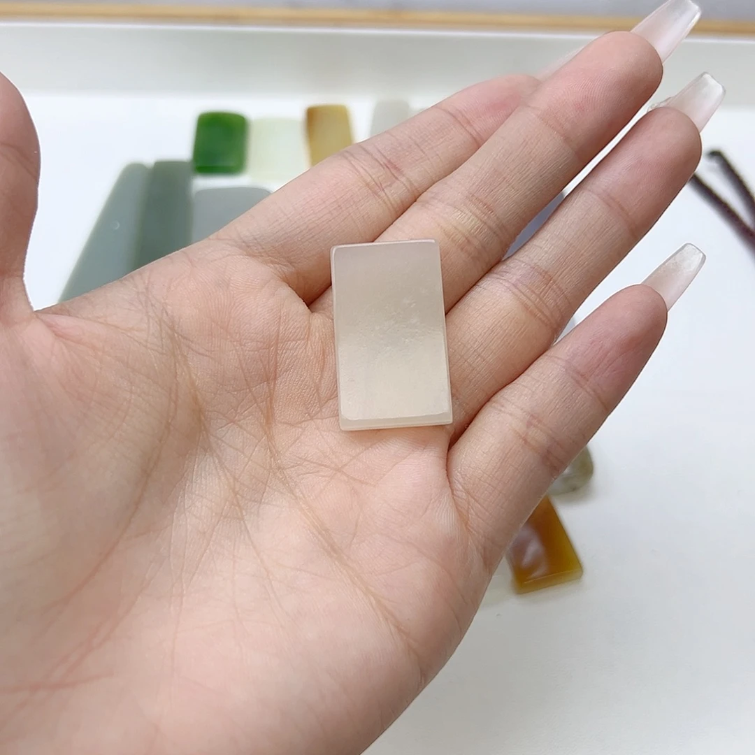 和田玉未镶嵌颈饰W***y