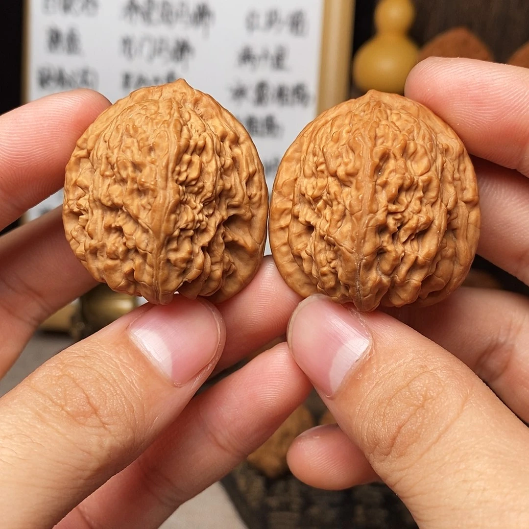 文玩核桃吊坠蚂蚁沟