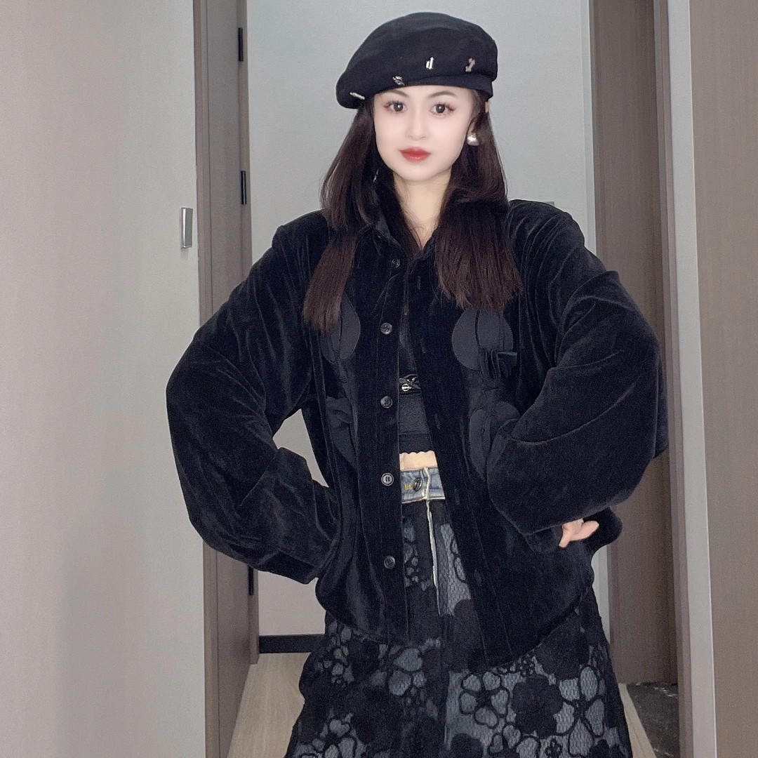 设计师刺绣丝绒上衣