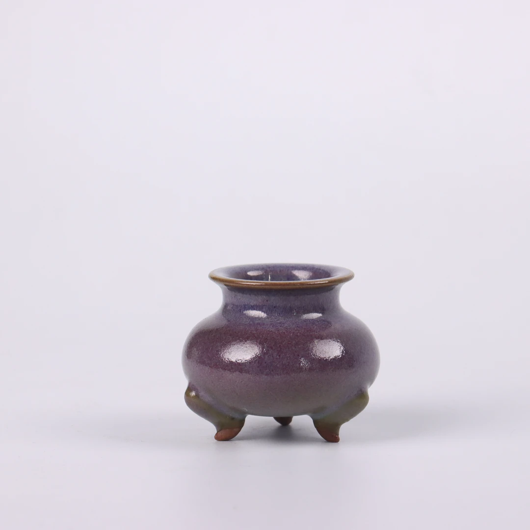 钧窑玫瑰紫釉三足琴炉（高6cm）