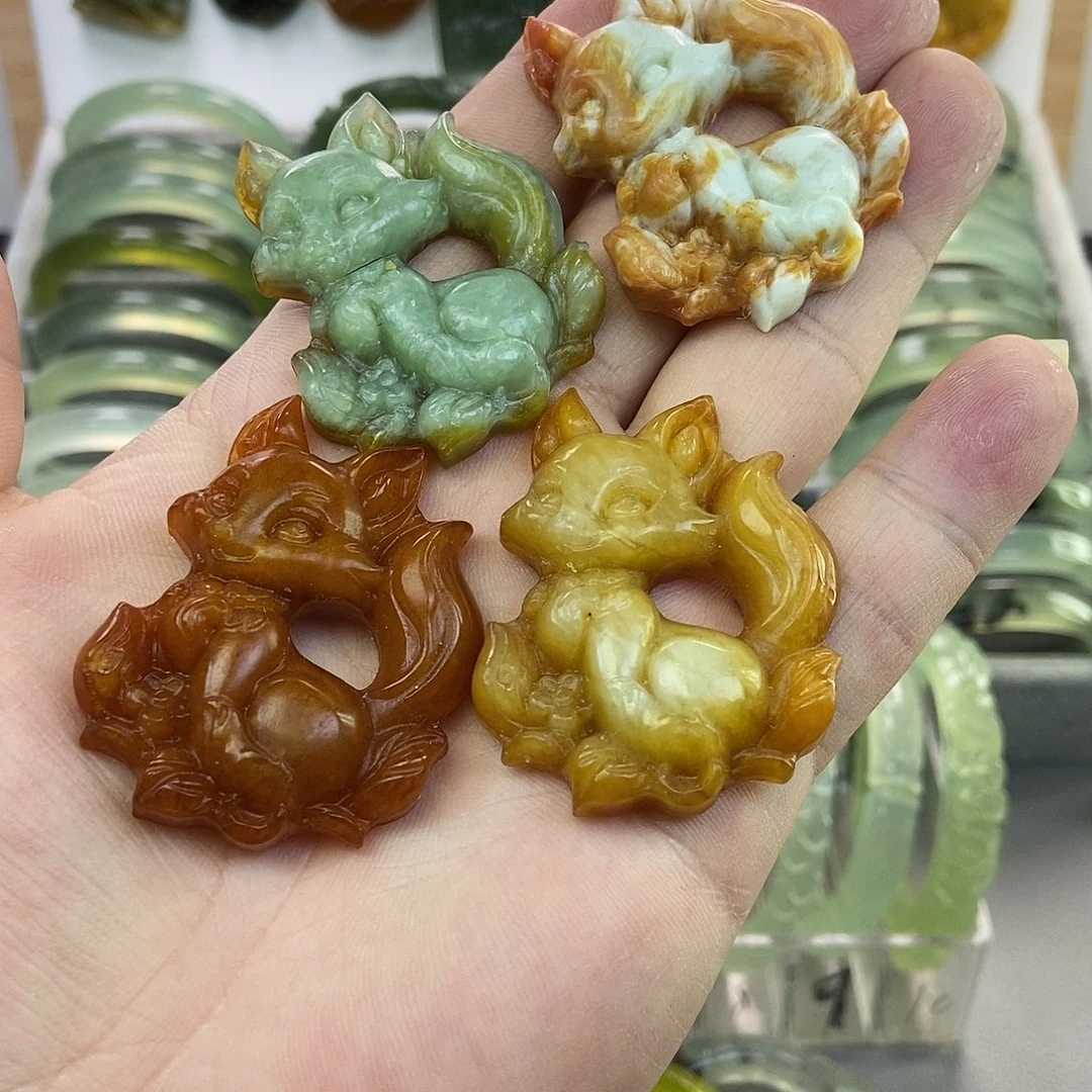 蛇纹石玉未镶嵌手镯随机发一个