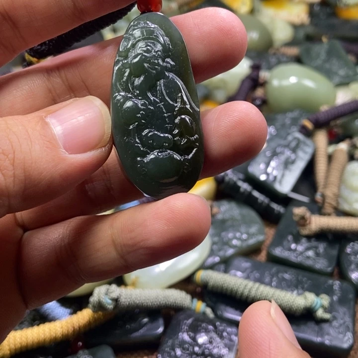 和田玉未镶嵌颈饰