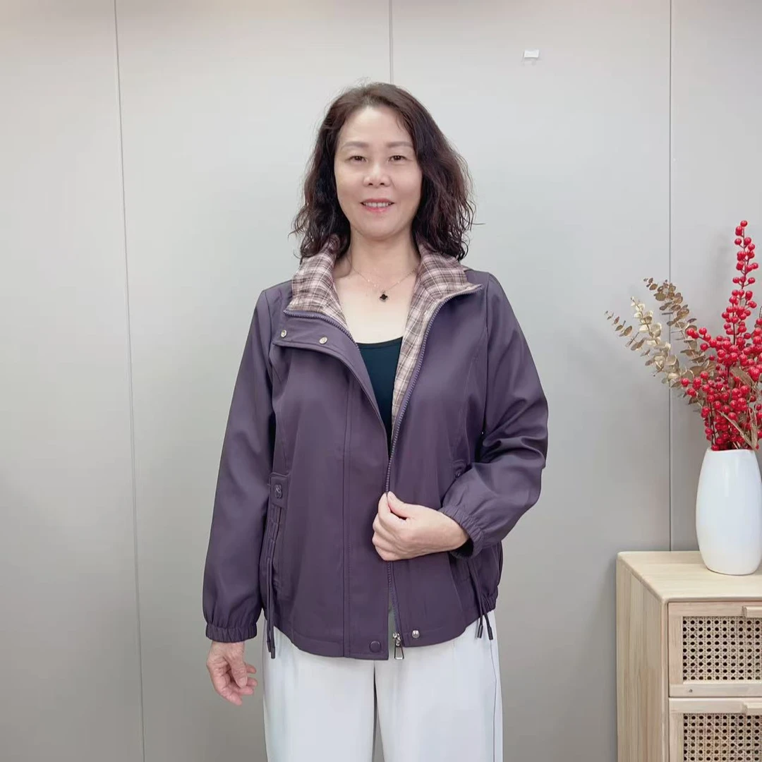 妈妈秋季格纹假两件宽松连帽外套不起球不掉色拉链防风保暖上衣女