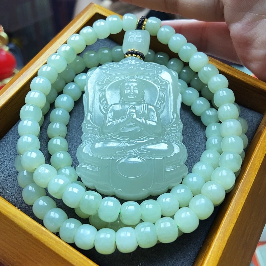 颈饰未镶嵌和田玉属羊佩戴