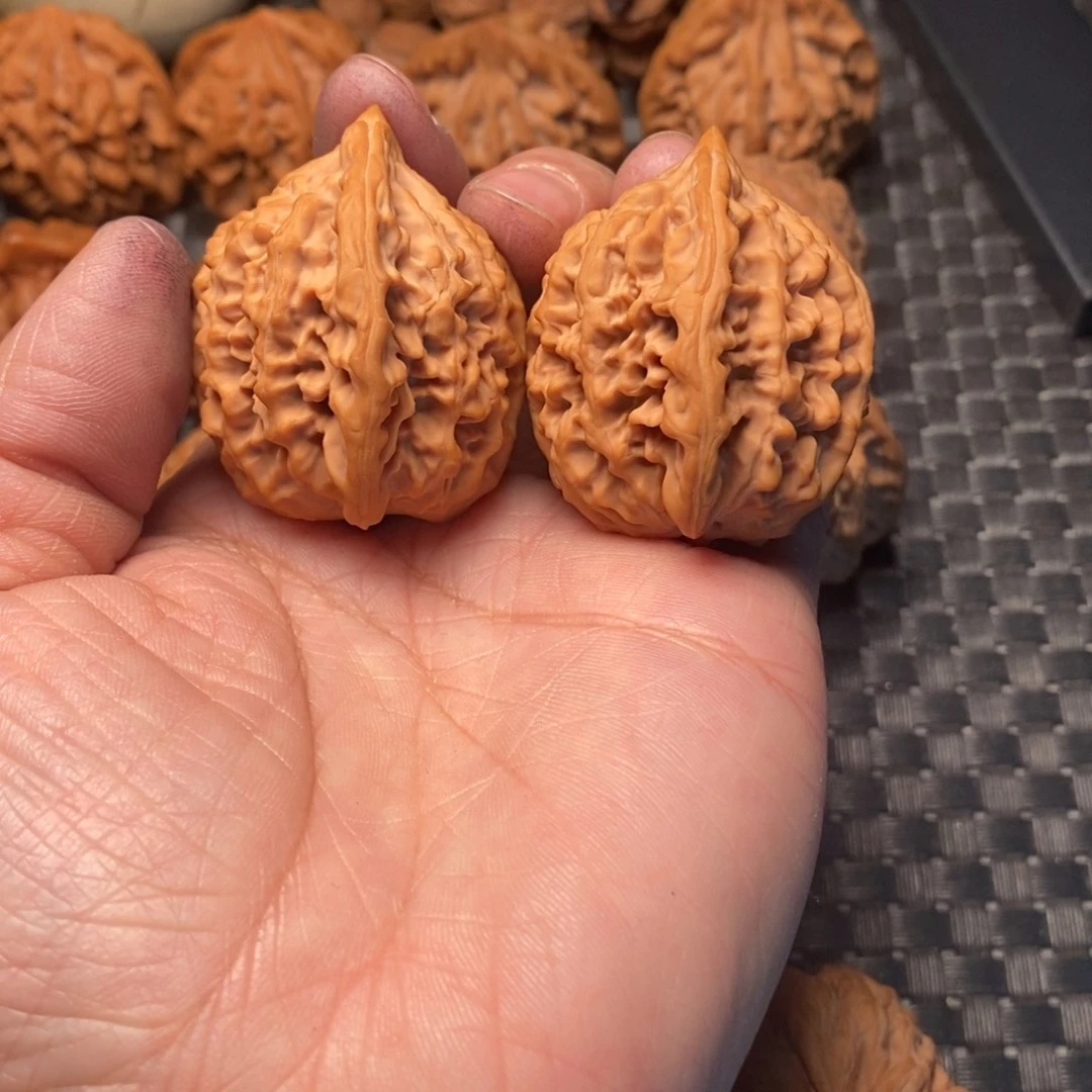 L***J把件文玩核桃秦鸡